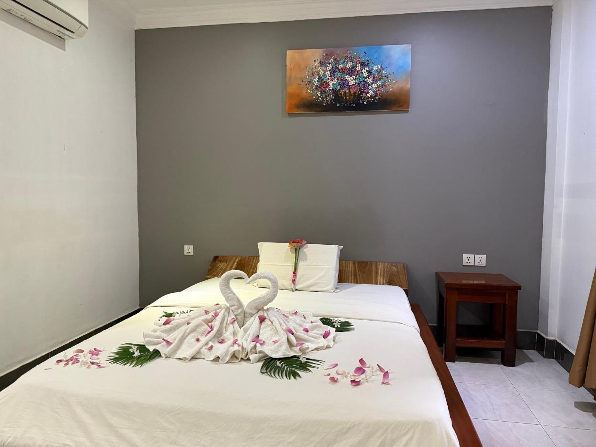 Neakru Guesthouse&Restaurant Kampot Extérieur photo