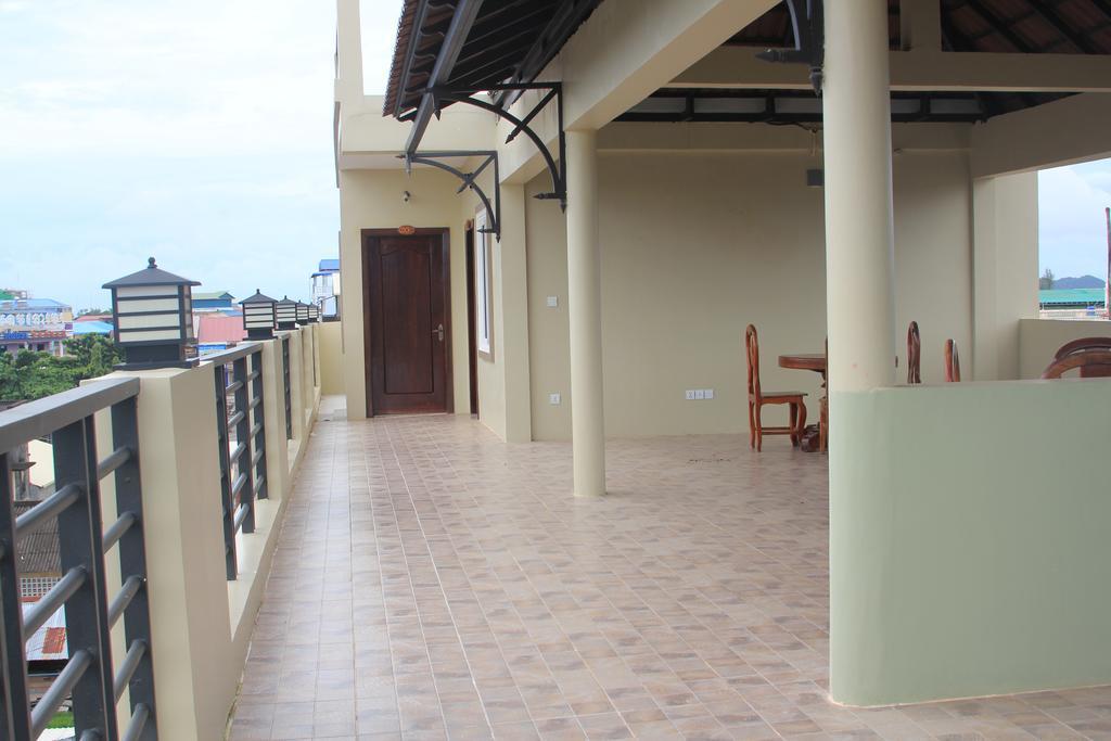 Neakru Guesthouse&Restaurant Kampot Extérieur photo