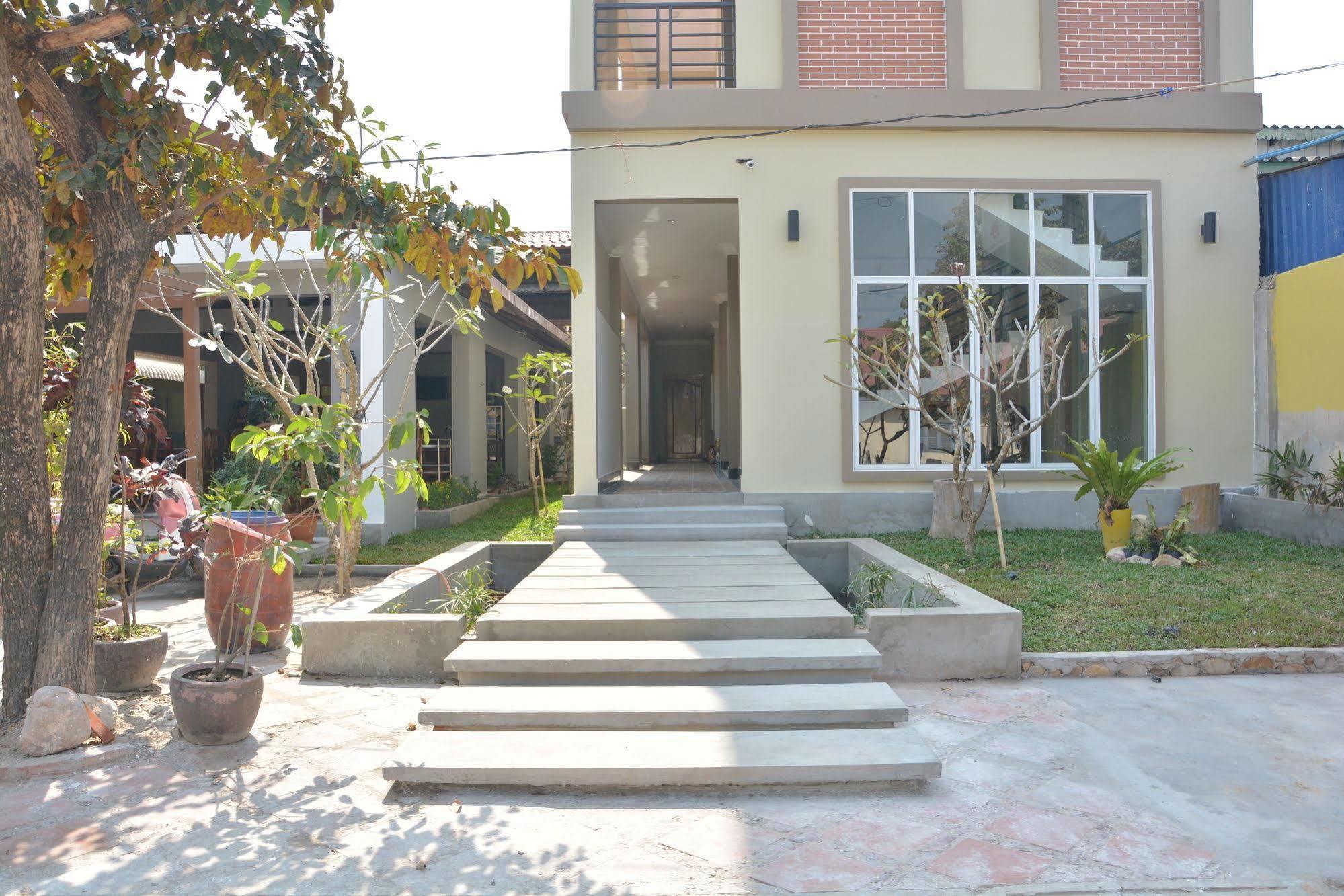 Neakru Guesthouse&Restaurant Kampot Extérieur photo