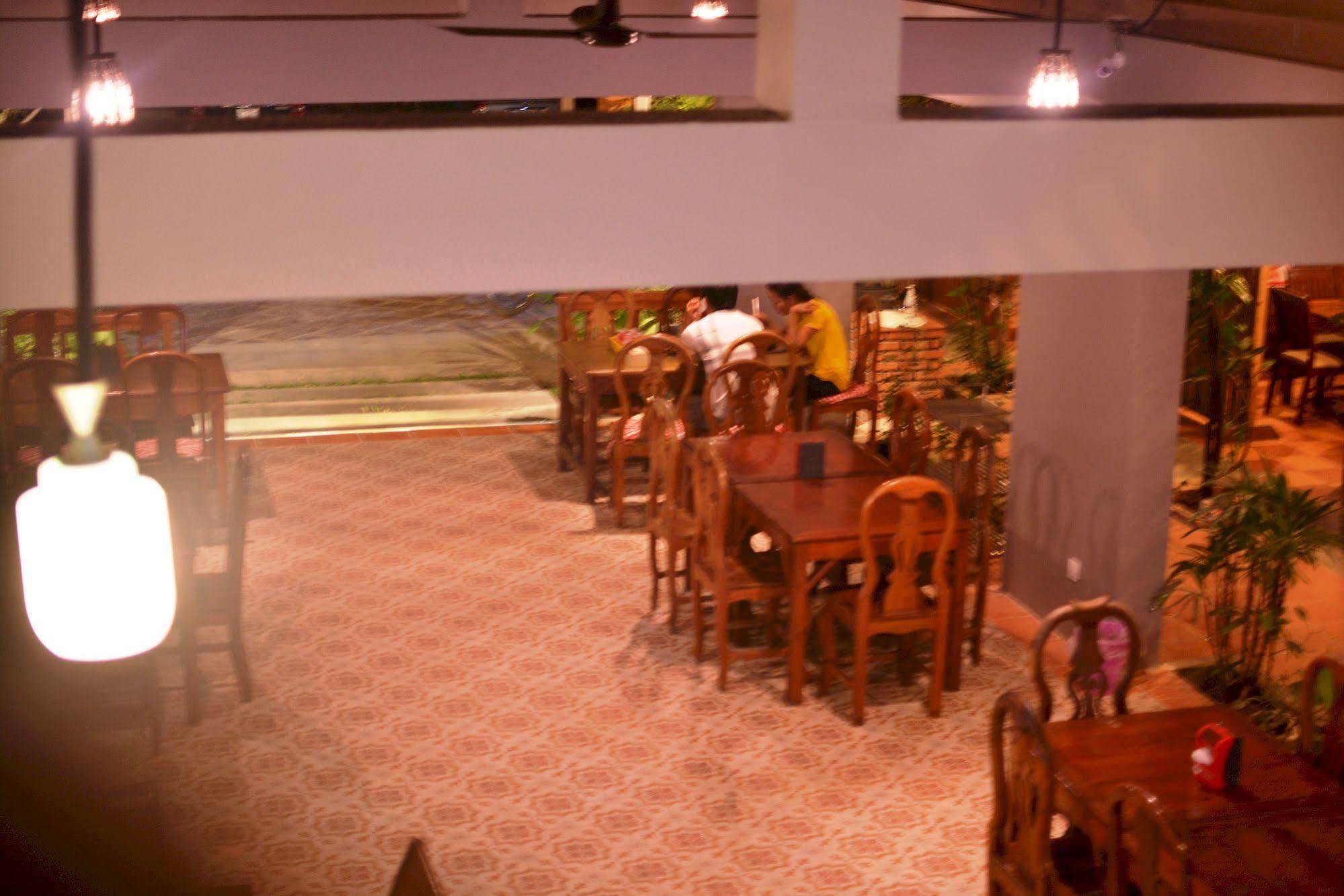 Neakru Guesthouse&Restaurant Kampot Extérieur photo