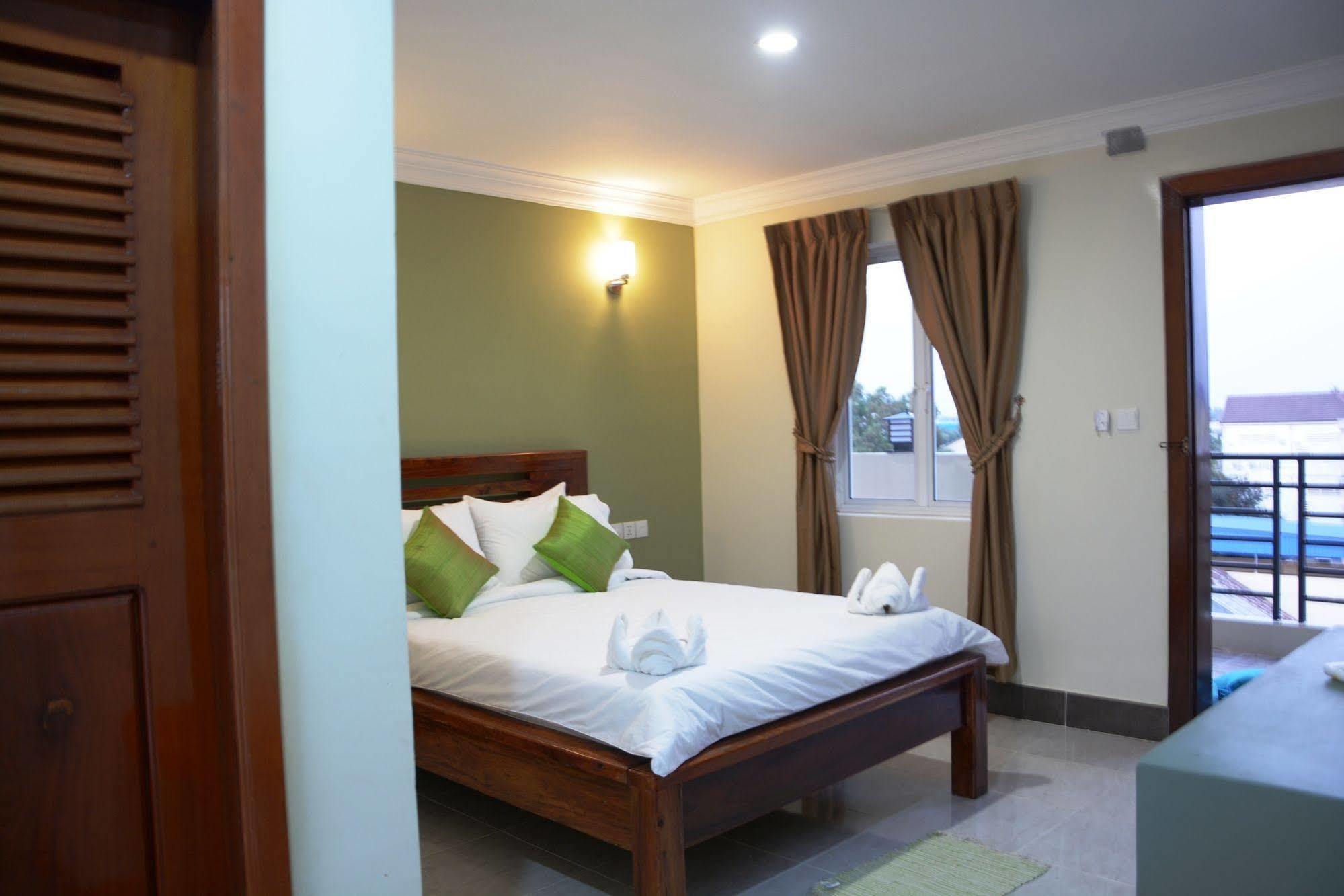 Neakru Guesthouse&Restaurant Kampot Extérieur photo